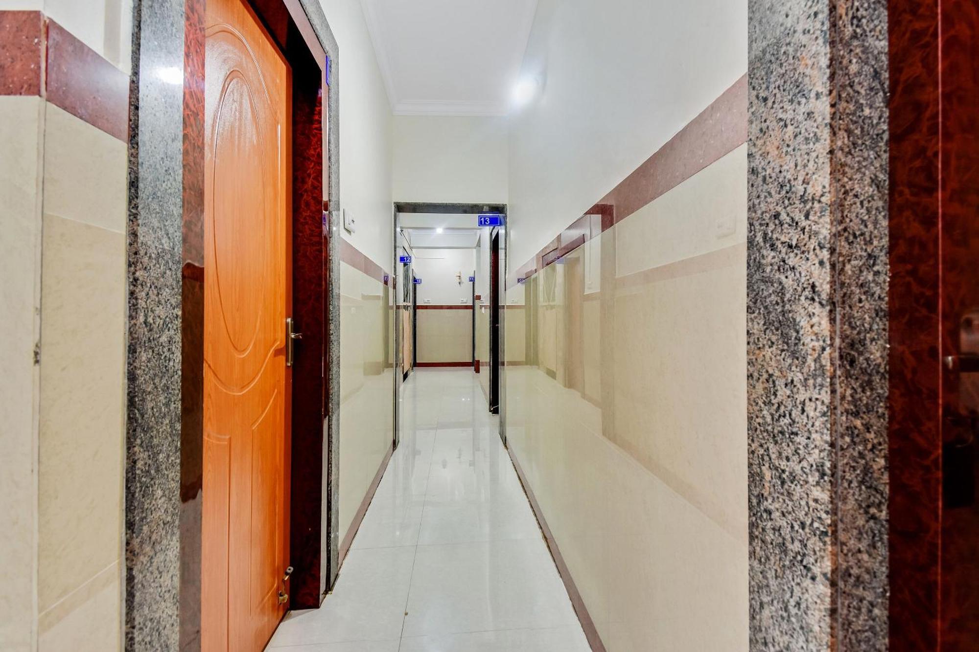 Hotel O Sri Sai Guru Comforts Yelahanka Εξωτερικό φωτογραφία